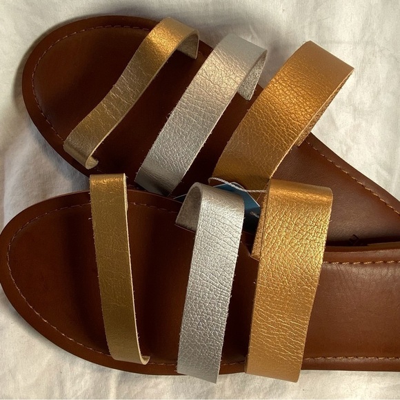 6 for$20♥️BNWT 3 metallic color tone slides in a size 11 by Cupshe - Picture 4 of 5